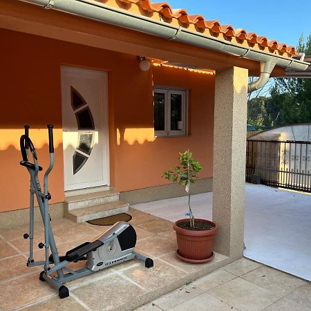 Вилла Dora House With Wifi And Outdoor Swimming Pool Пула Экстерьер фото