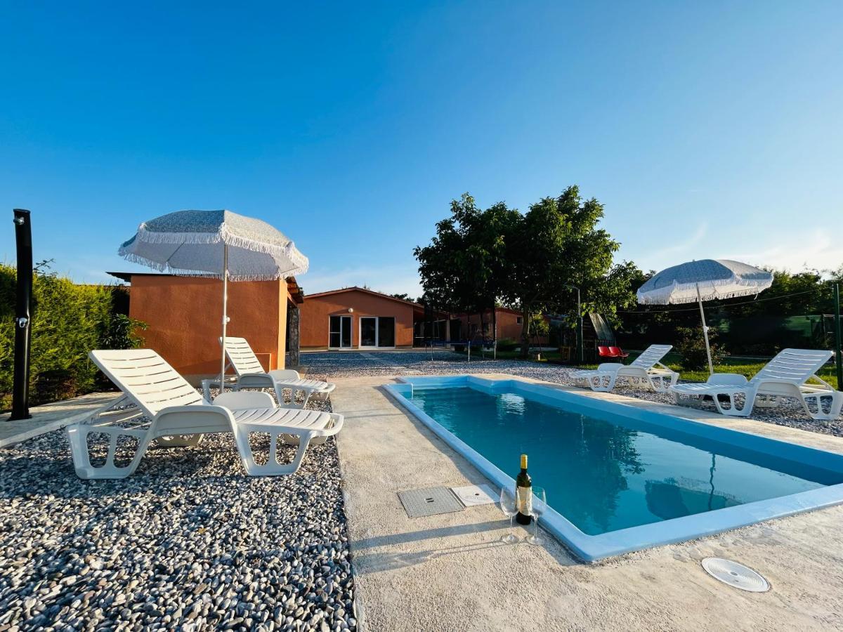 Вилла Dora House With Wifi And Outdoor Swimming Pool Пула Экстерьер фото