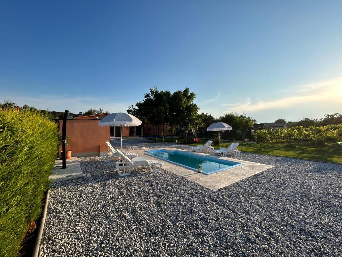 Вилла Dora House With Wifi And Outdoor Swimming Pool Пула Экстерьер фото
