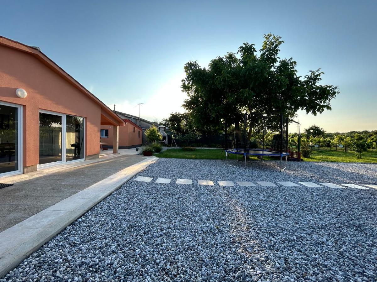 Вилла Dora House With Wifi And Outdoor Swimming Pool Пула Экстерьер фото