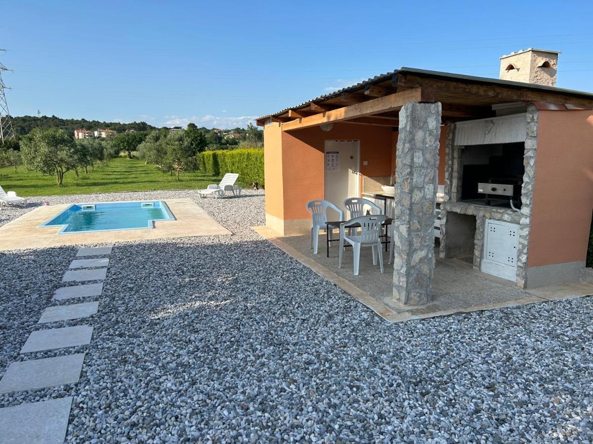 Вилла Dora House With Wifi And Outdoor Swimming Pool Пула Экстерьер фото