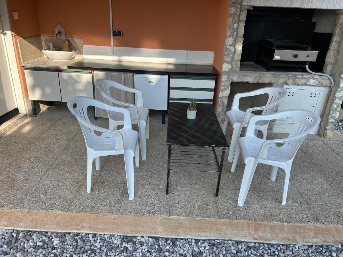 Вилла Dora House With Wifi And Outdoor Swimming Pool Пула Экстерьер фото