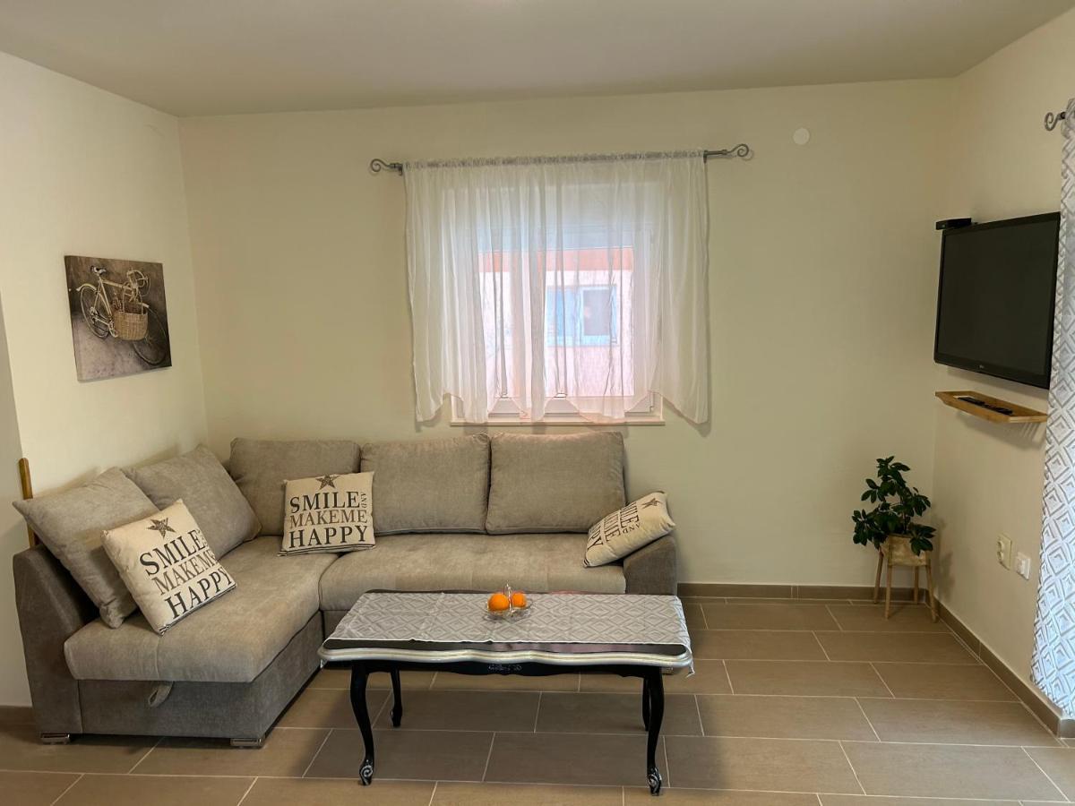 Вилла Dora House With Wifi And Outdoor Swimming Pool Пула Экстерьер фото