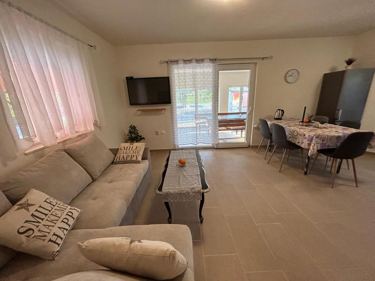 Вилла Dora House With Wifi And Outdoor Swimming Pool Пула Экстерьер фото