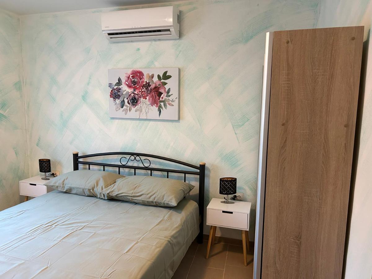 Вилла Dora House With Wifi And Outdoor Swimming Pool Пула Экстерьер фото