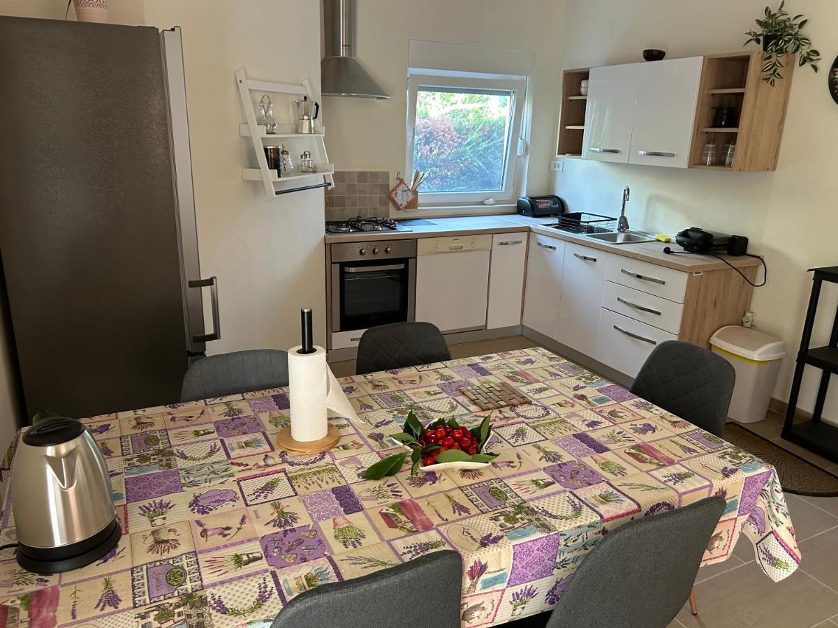 Вилла Dora House With Wifi And Outdoor Swimming Pool Пула Экстерьер фото